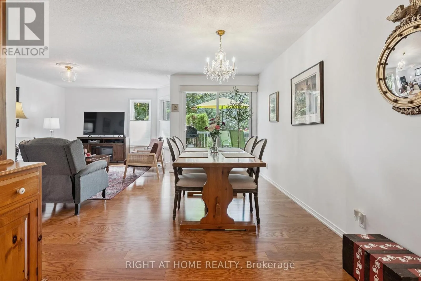 122B - 1099 CLONSILLA AVENUE, #122B