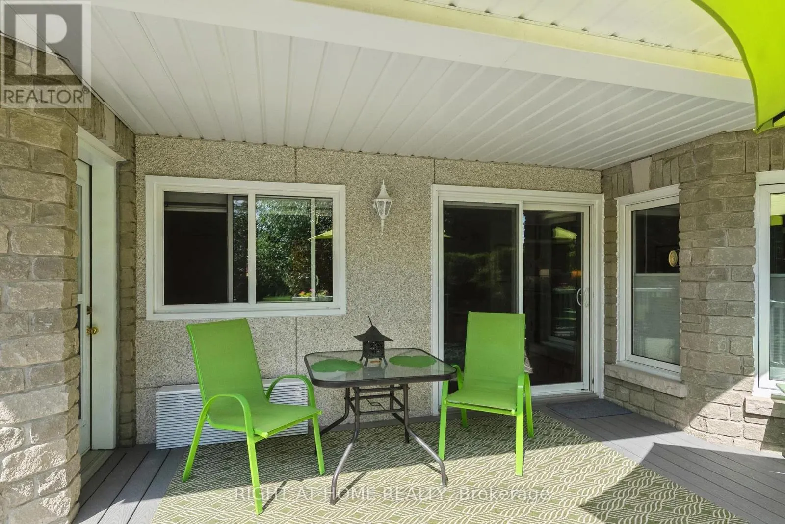 122B - 1099 CLONSILLA AVENUE, #122B