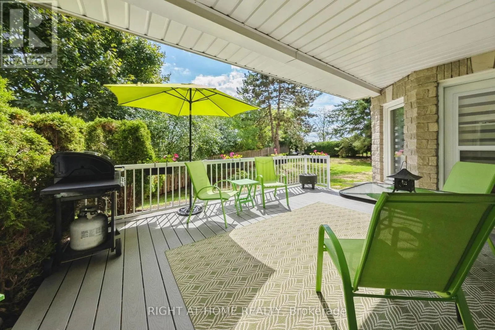 122B - 1099 CLONSILLA AVENUE, #122B