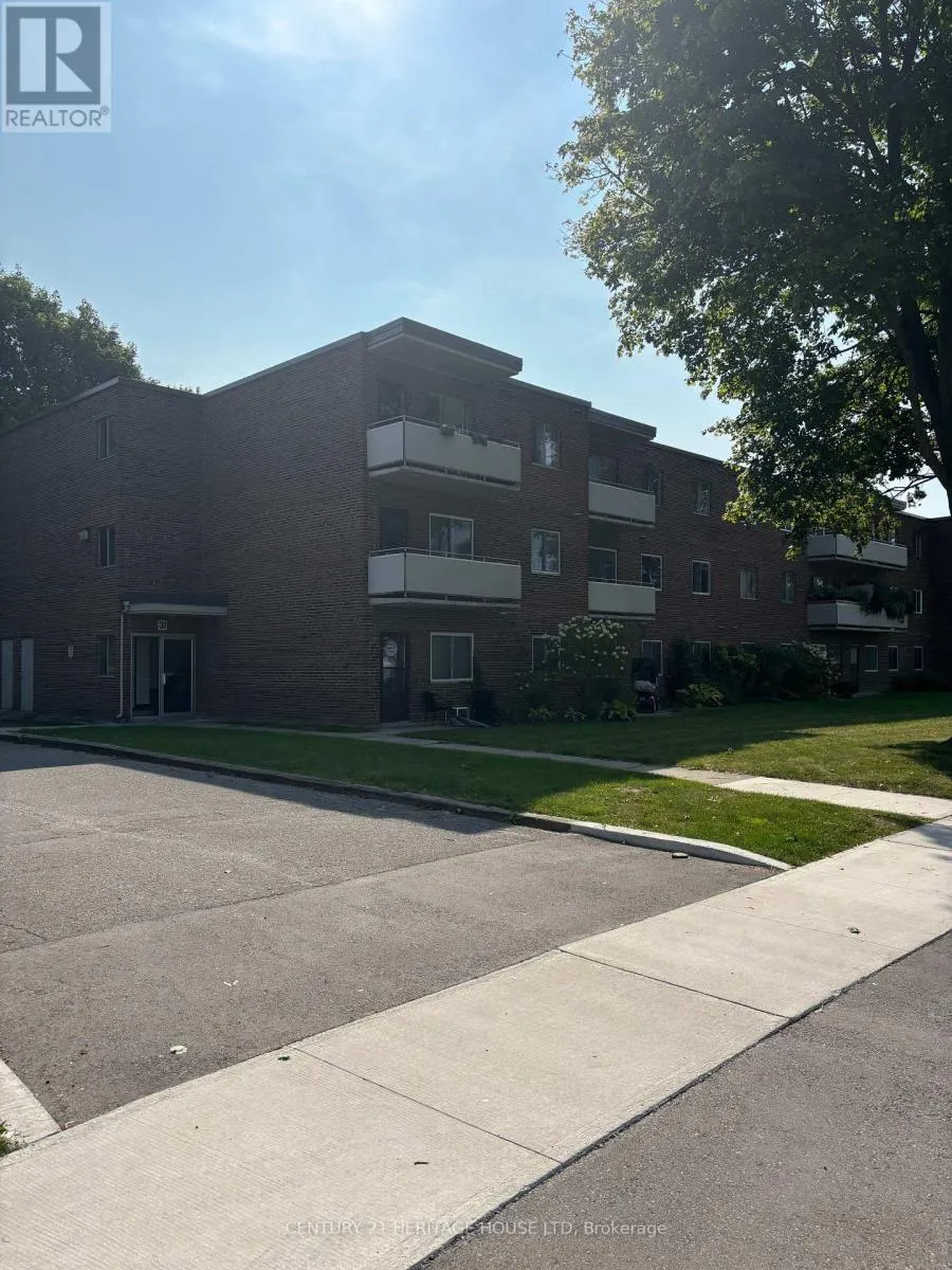 309 - 31 PARKSIDE DRIVE, #309