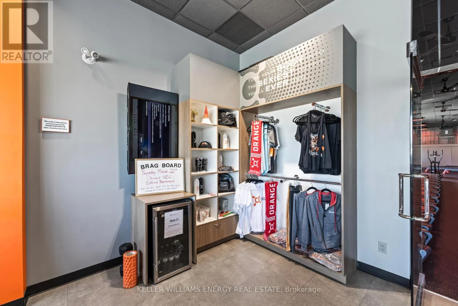 6B - 500 GARDINERS ROAD, #6B