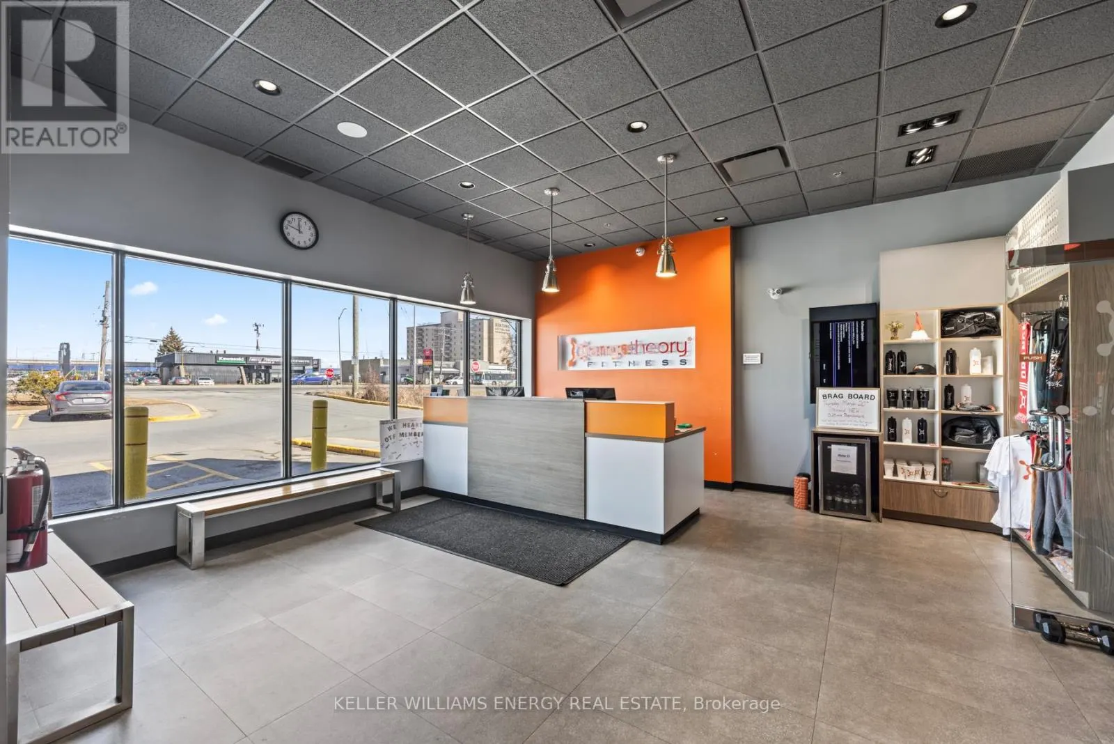 6B - 500 GARDINERS ROAD, #6B