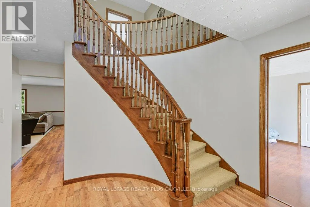 67 HORIZON COURT