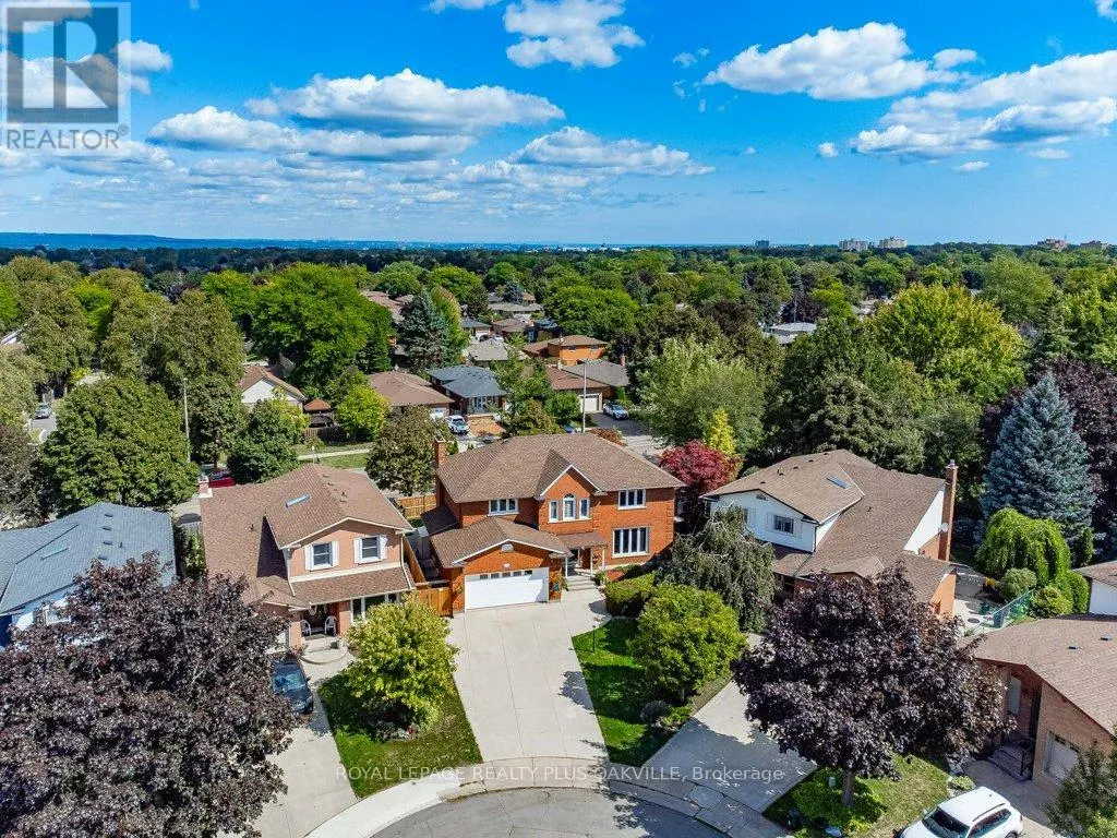 67 HORIZON COURT