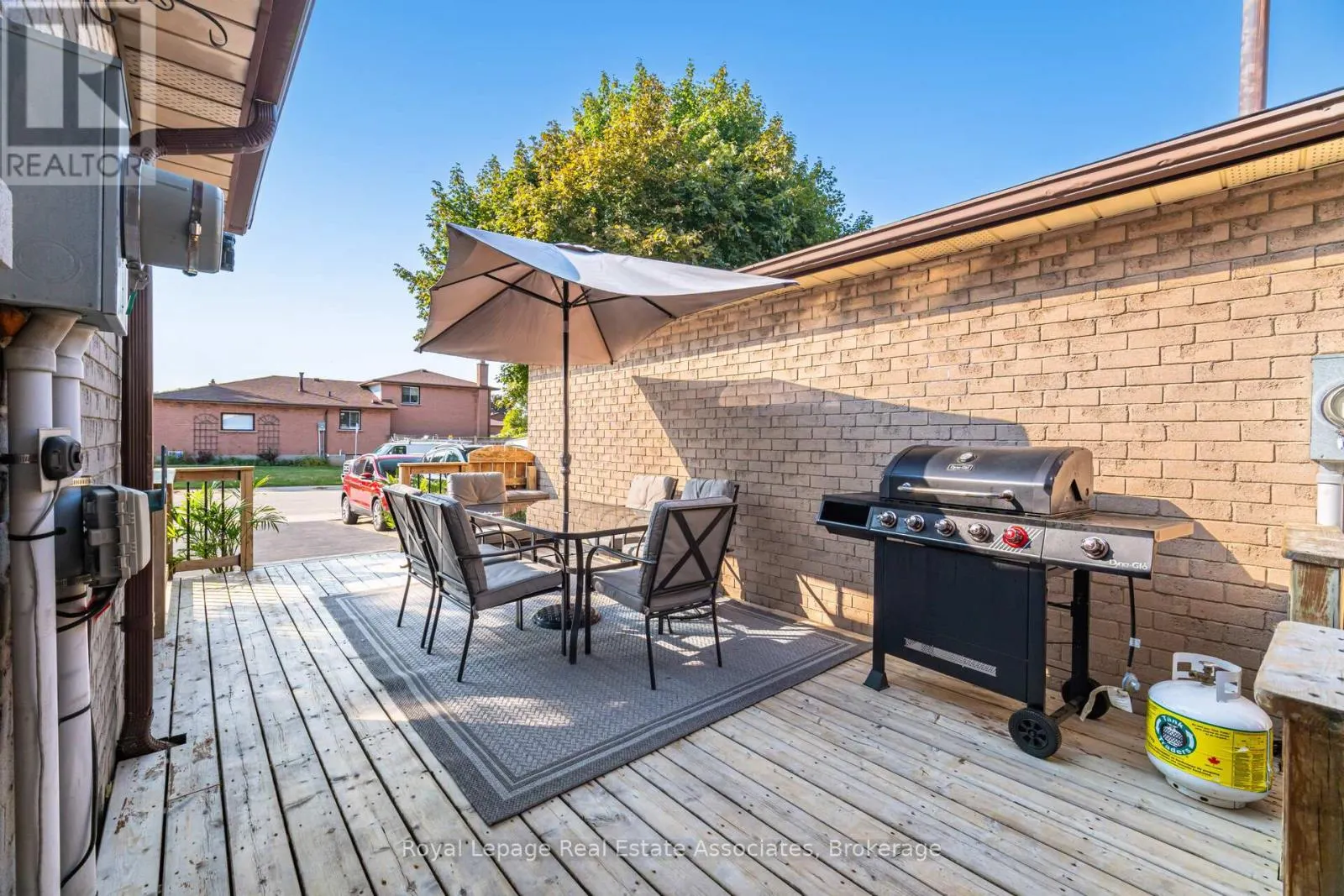 225 GOLFWOOD DRIVE