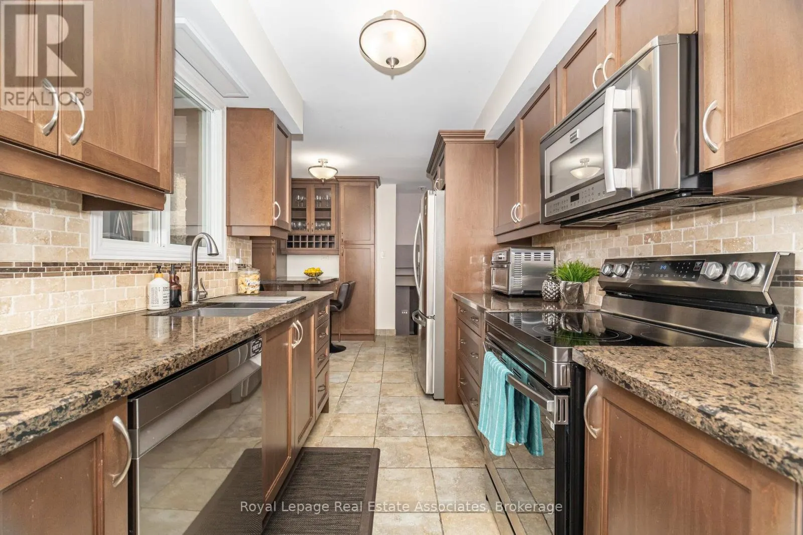 225 GOLFWOOD DRIVE