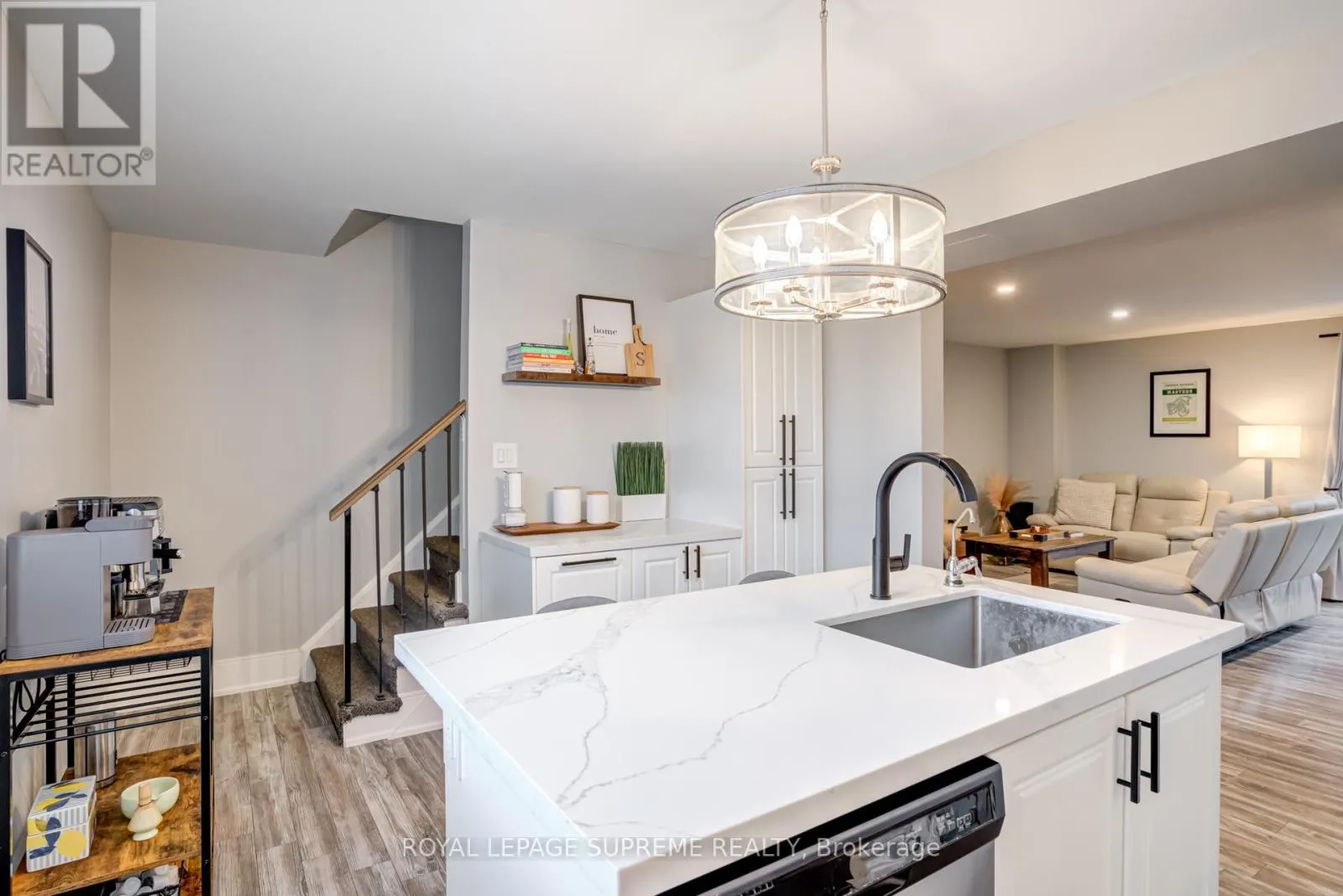 21 - 135 CHALMERS STREET S