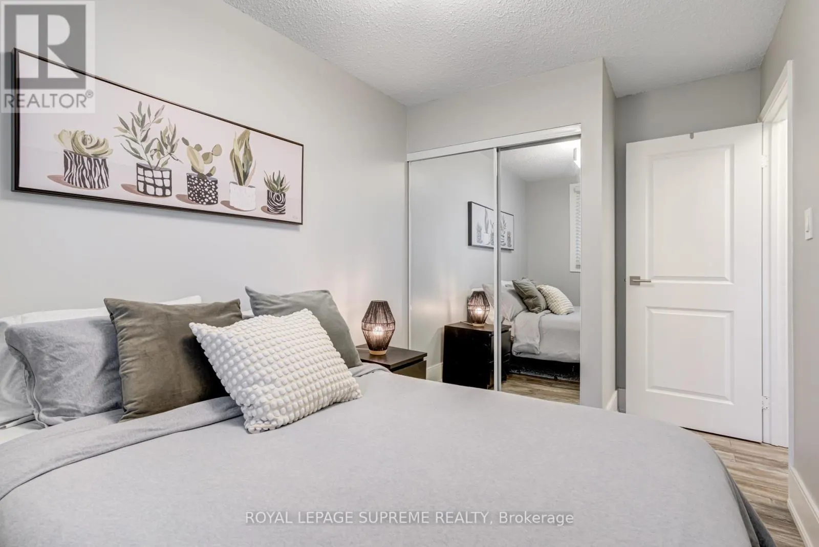 21 - 135 CHALMERS STREET S
