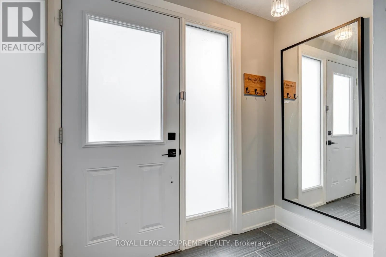 21 - 135 CHALMERS STREET S