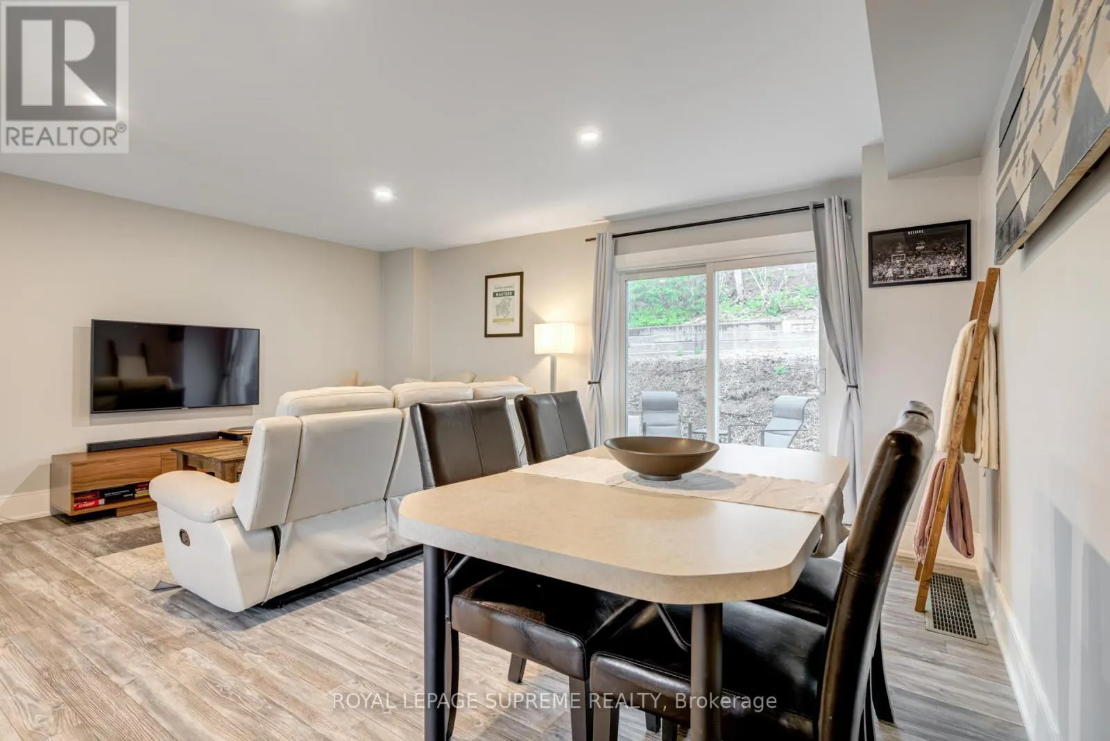 21 - 135 CHALMERS STREET S