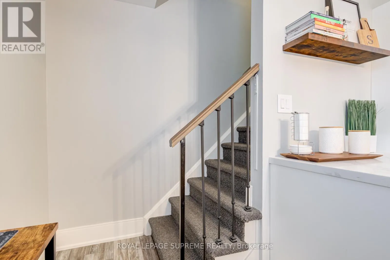 21 - 135 CHALMERS STREET S