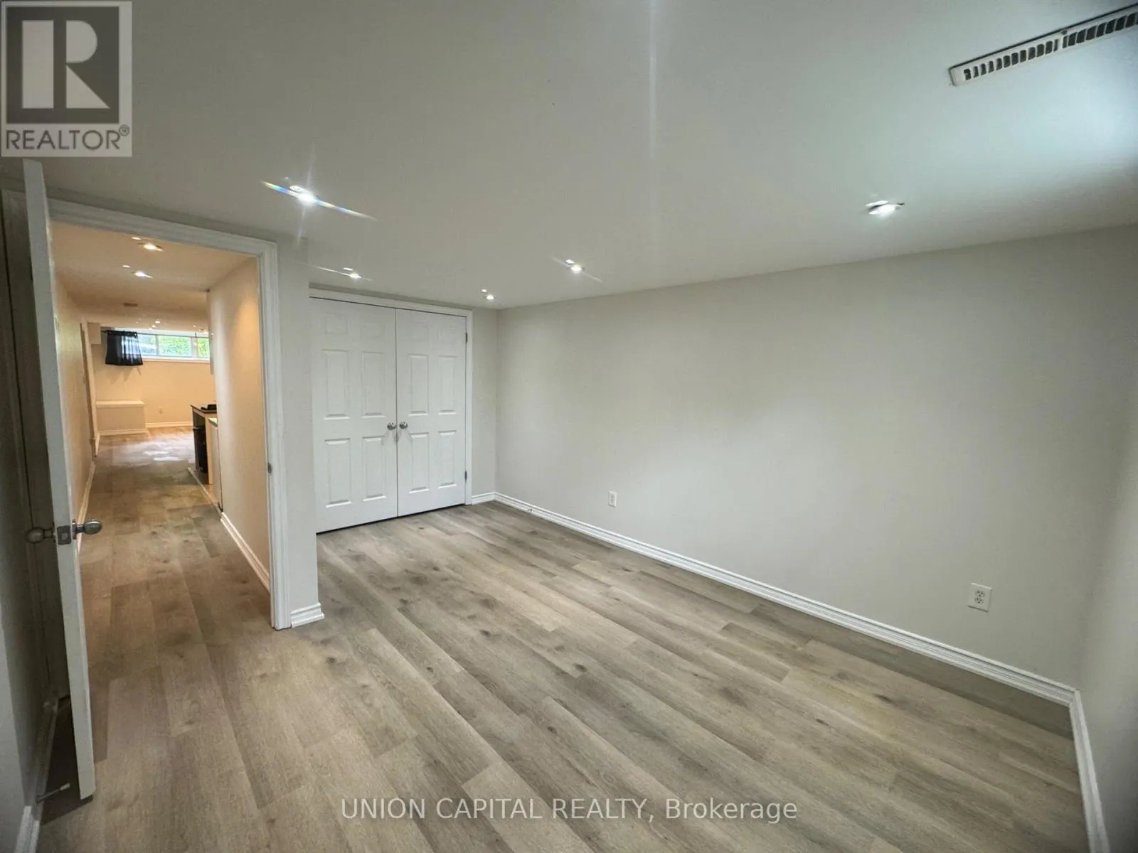 BSMT - 26 BLACKTHORNE AVENUE