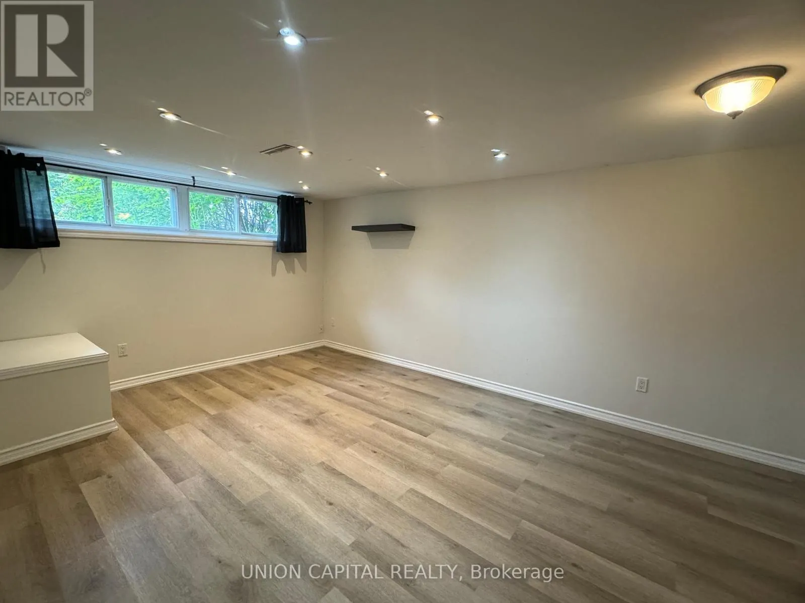 BSMT - 26 BLACKTHORNE AVENUE