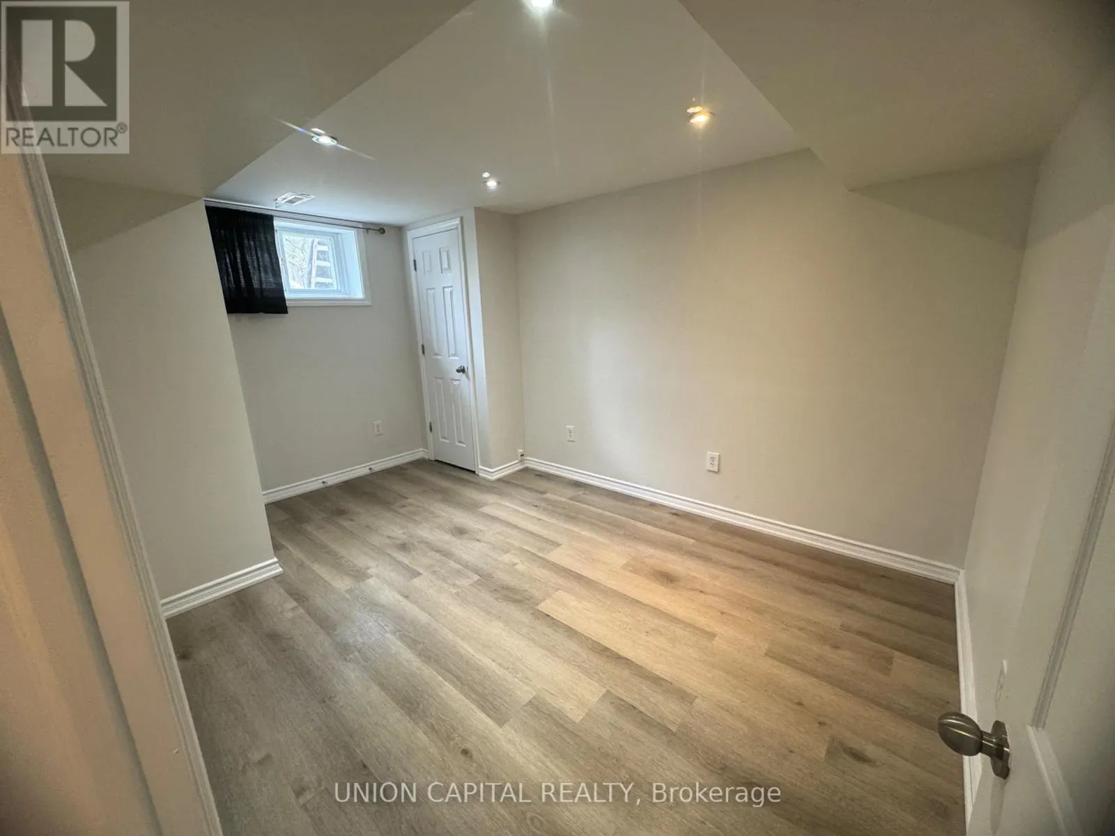 BSMT - 26 BLACKTHORNE AVENUE