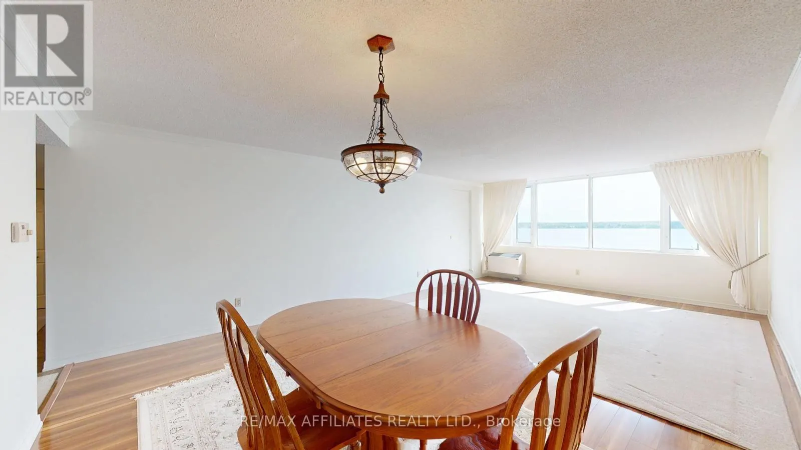 802 - 55 WATER STREET E