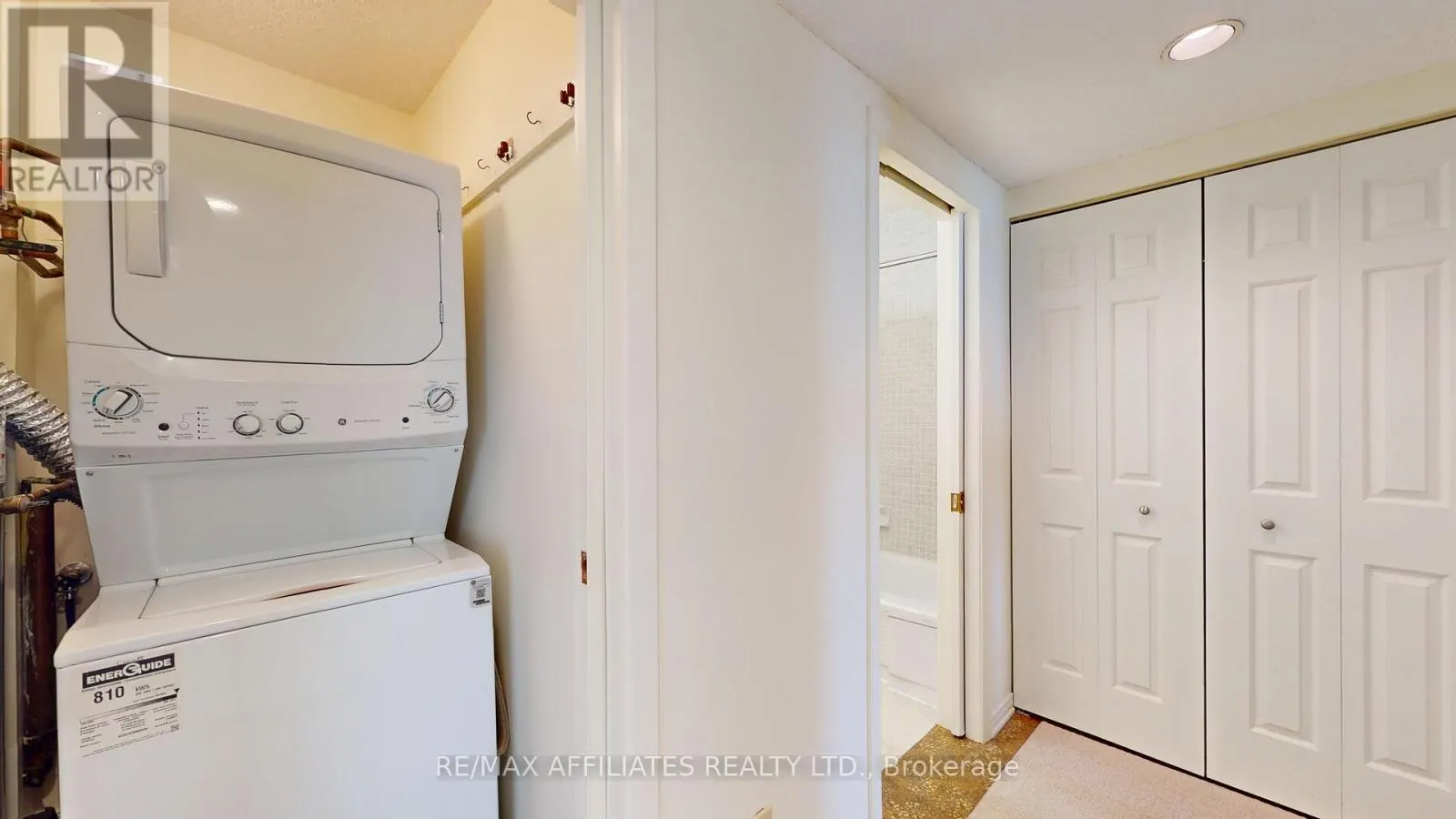 802 - 55 WATER STREET E