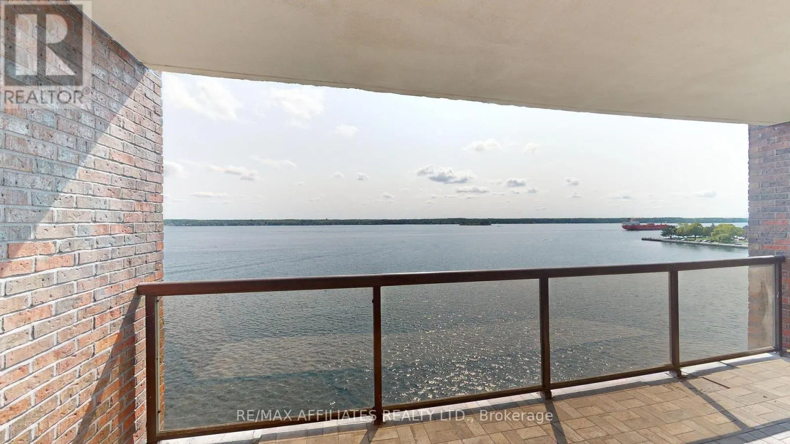 802 - 55 WATER STREET E