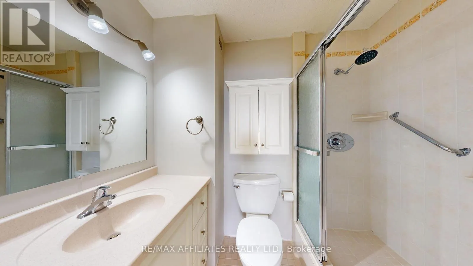 802 - 55 WATER STREET E