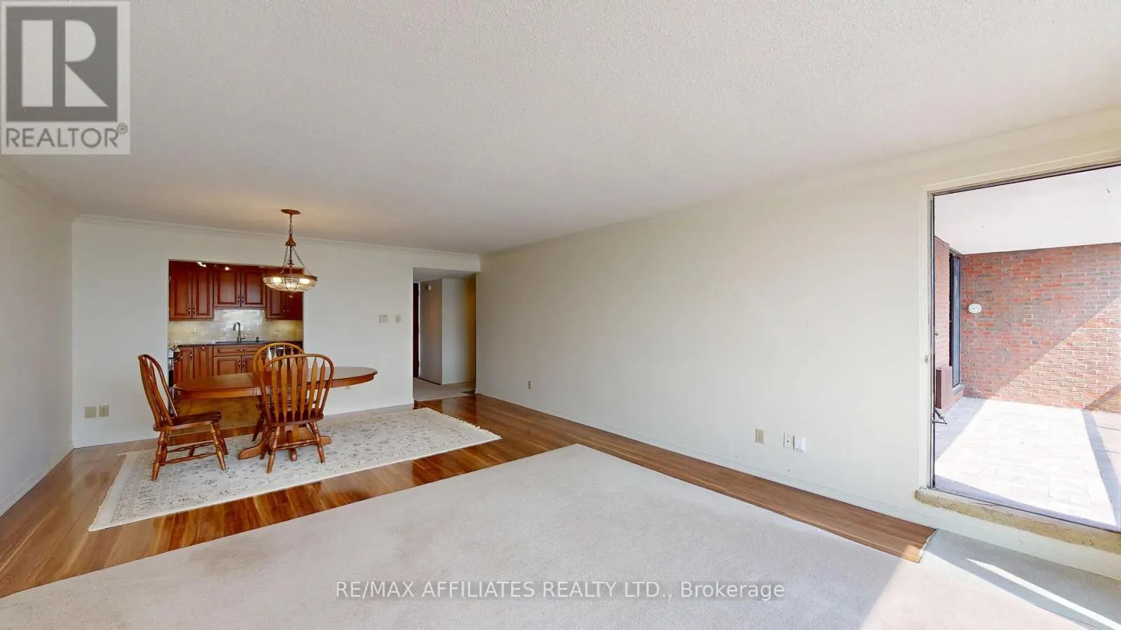 802 - 55 WATER STREET E