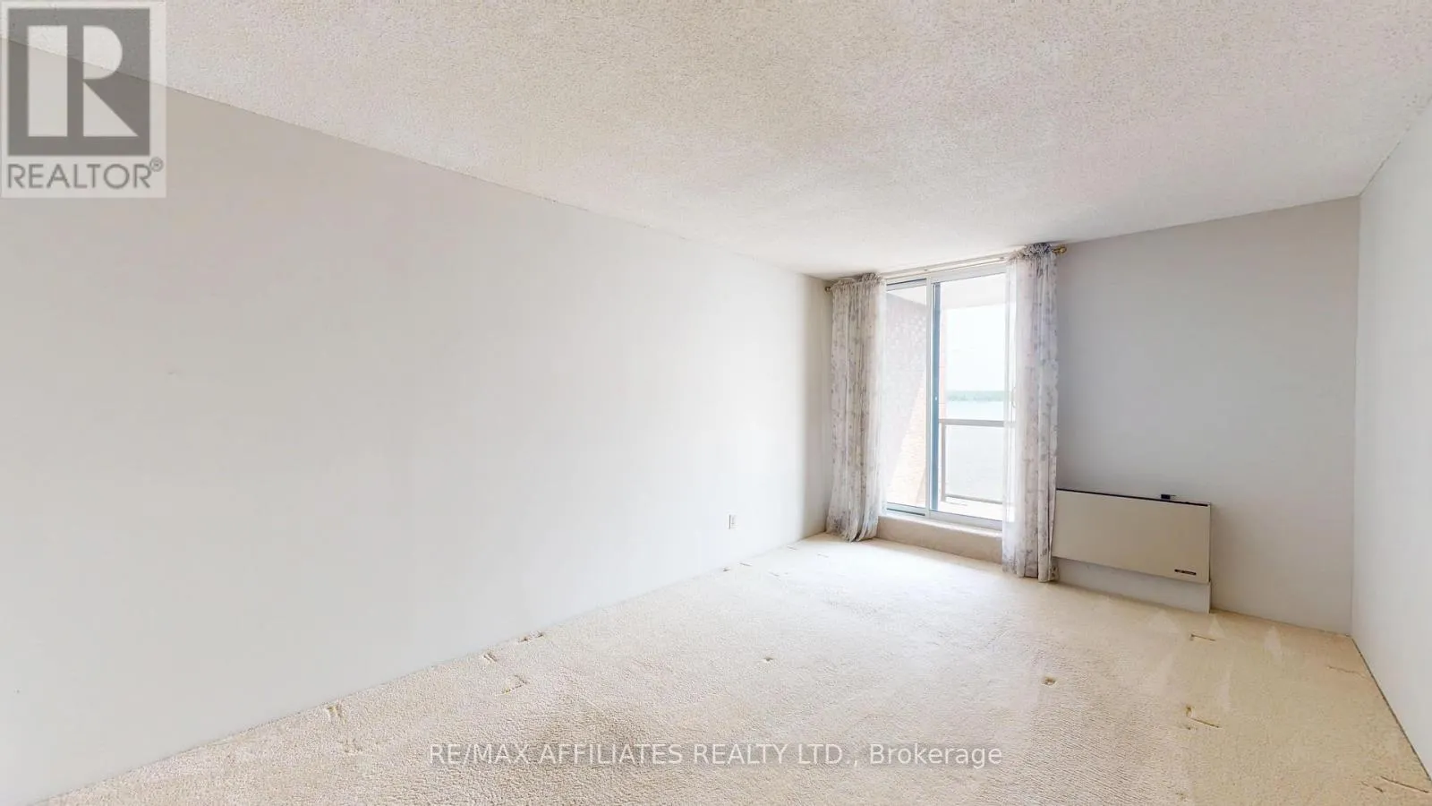 802 - 55 WATER STREET E