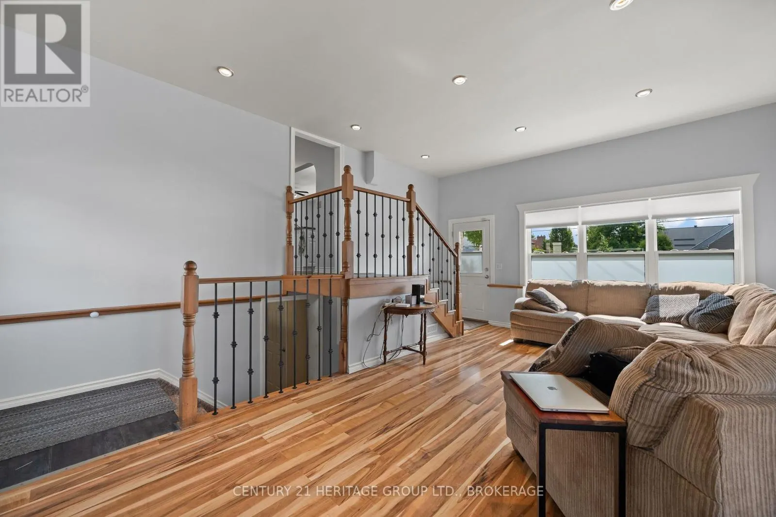 1014 WOODBINE ROAD S