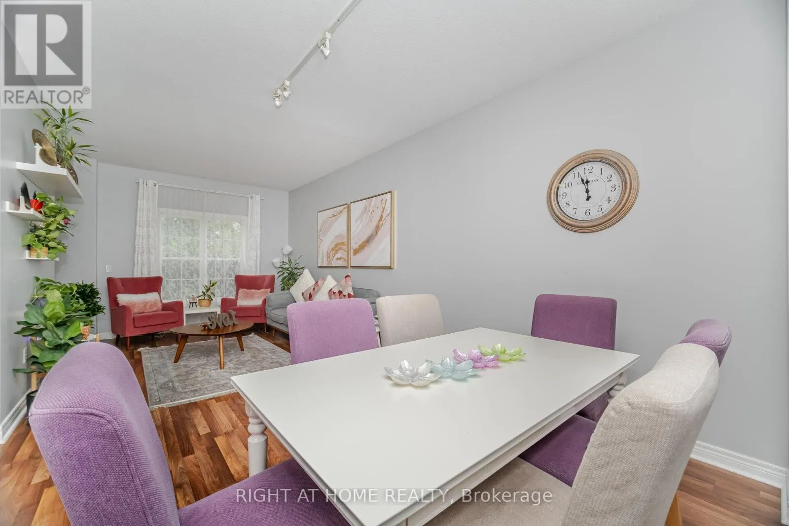 35 - 1085 HARROGATE DRIVE