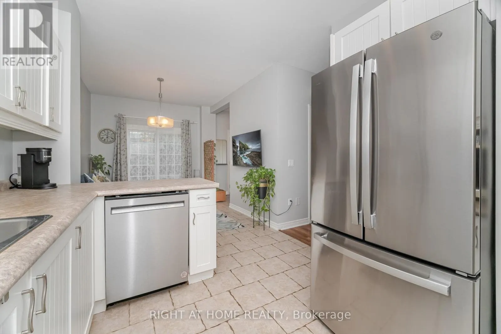 35 - 1085 HARROGATE DRIVE
