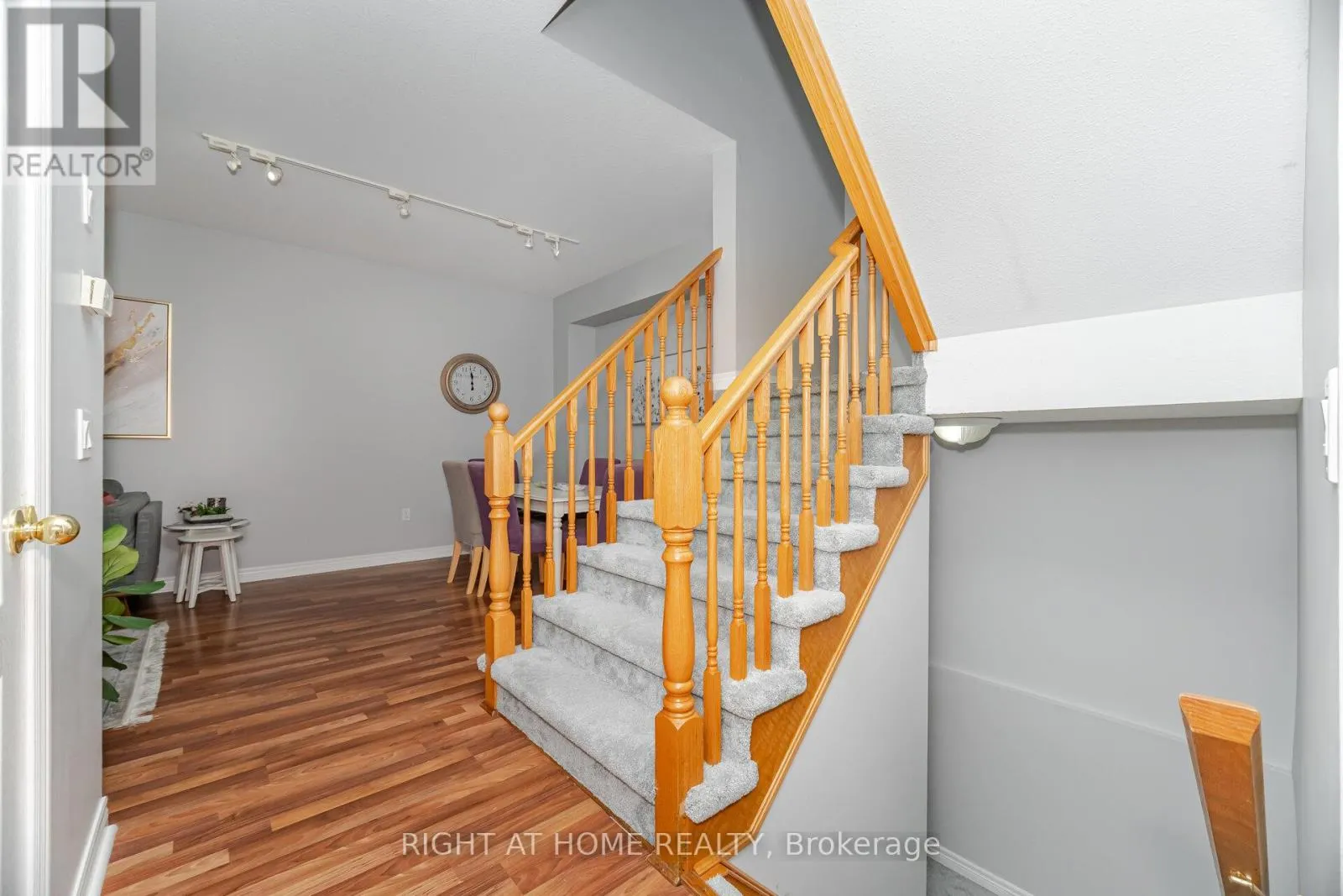 35 - 1085 HARROGATE DRIVE
