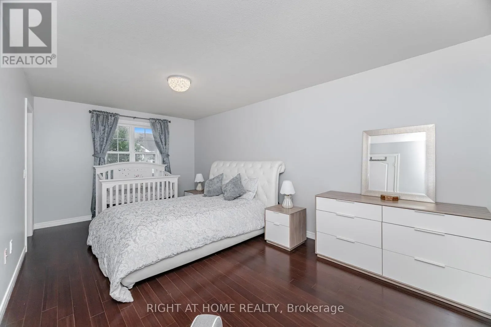 35 - 1085 HARROGATE DRIVE