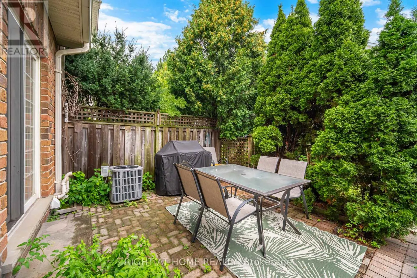 35 - 1085 HARROGATE DRIVE