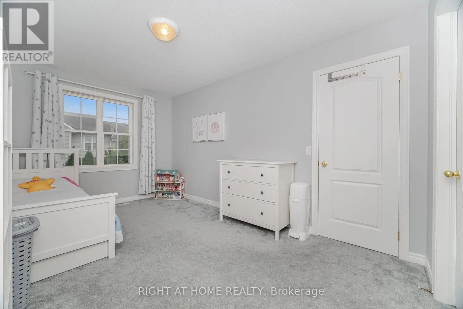 35 - 1085 HARROGATE DRIVE