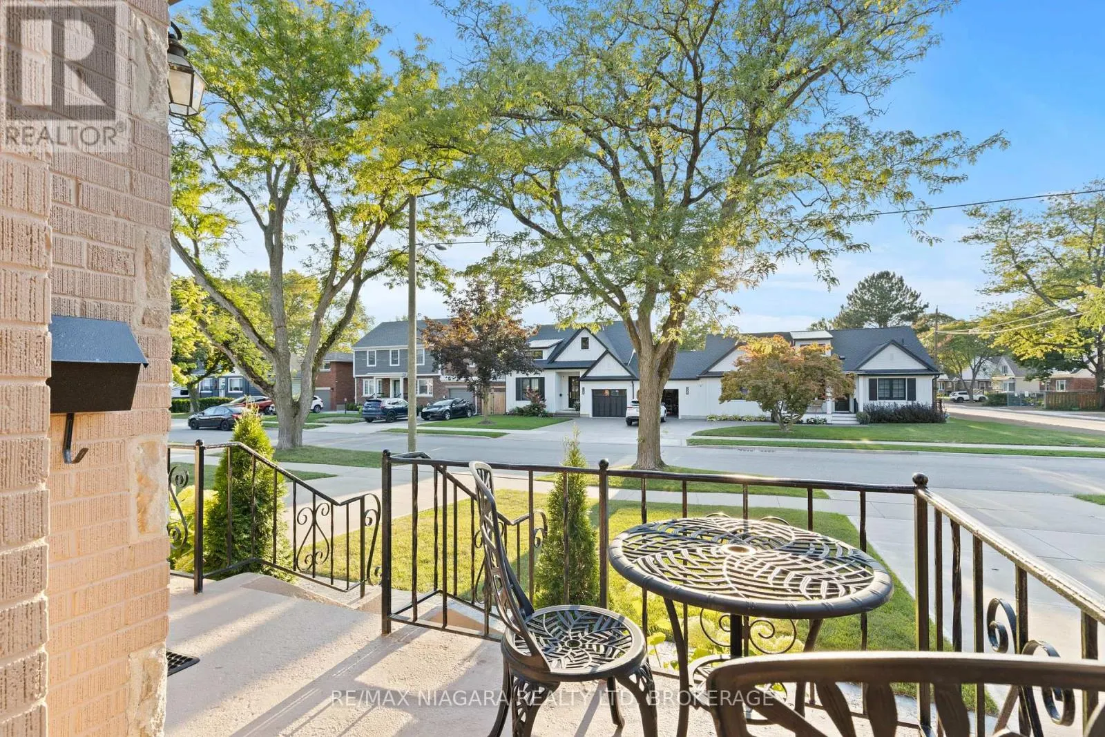 123 SOUTH DRIVE