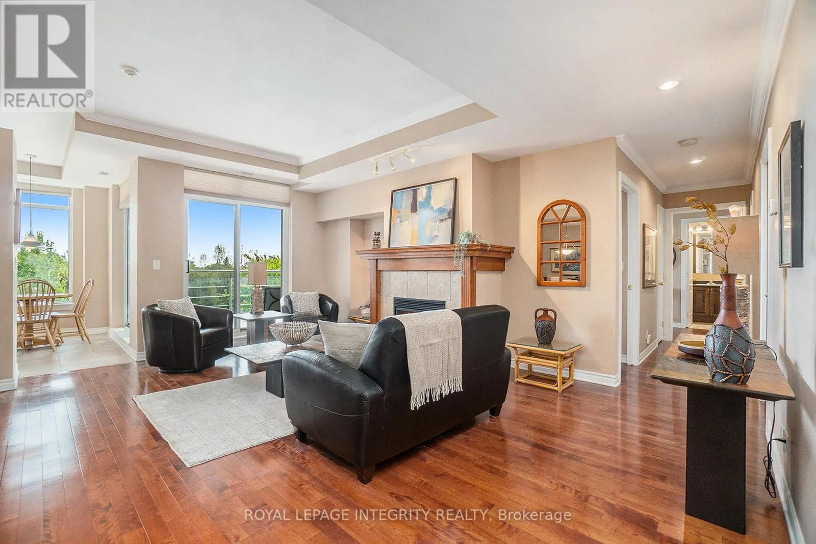 704 - 136 DARLINGTON PRIVATE