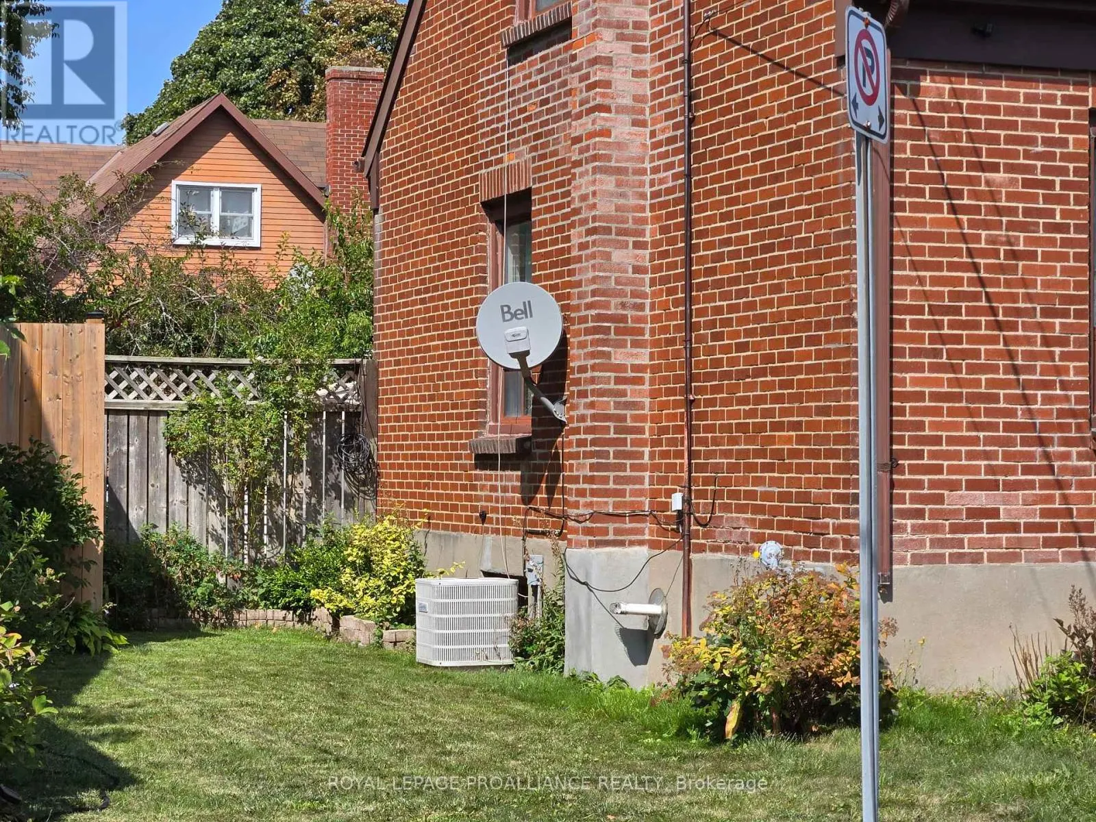 10 WELLINGTON CRESCENT