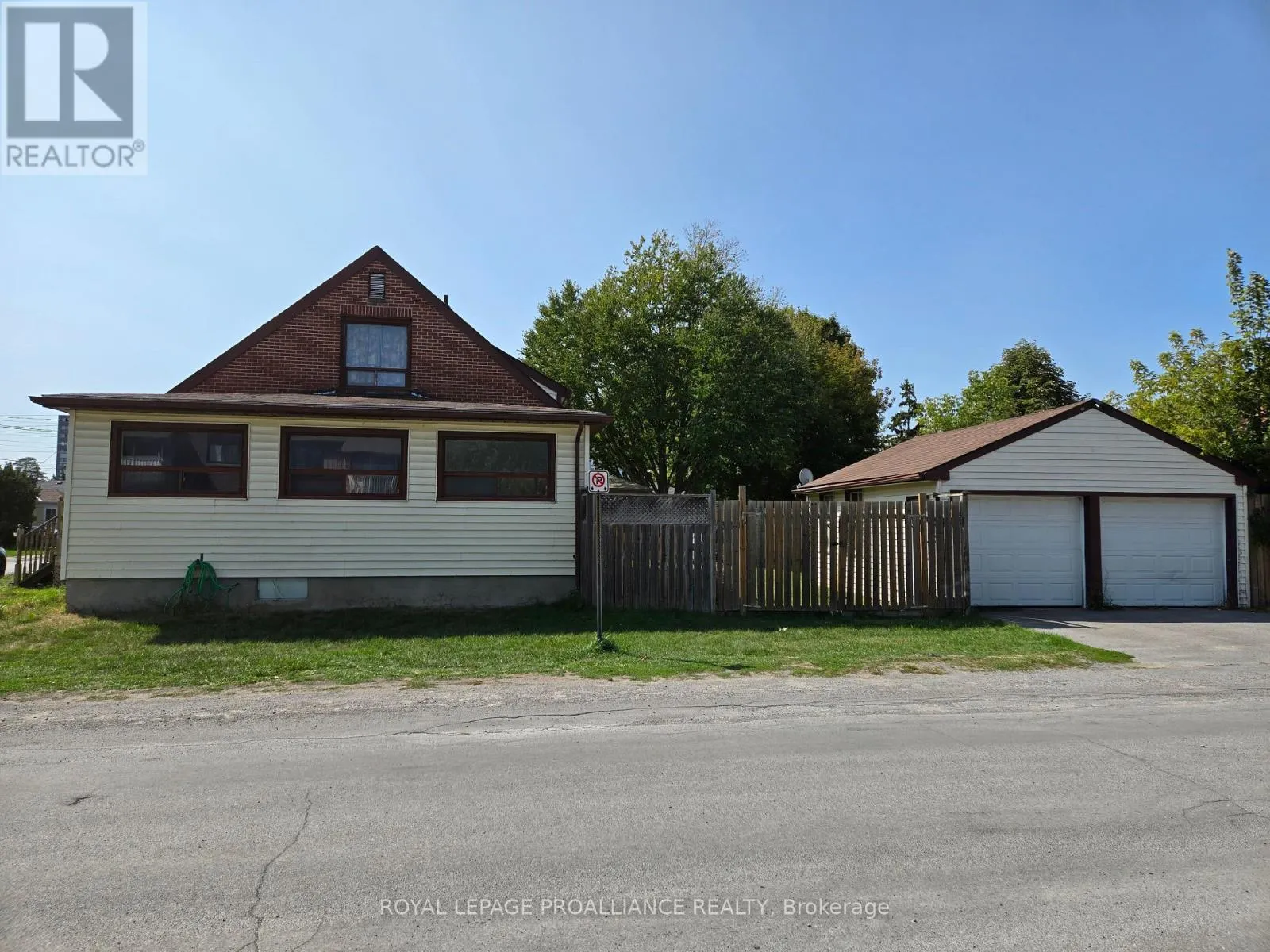 10 WELLINGTON CRESCENT