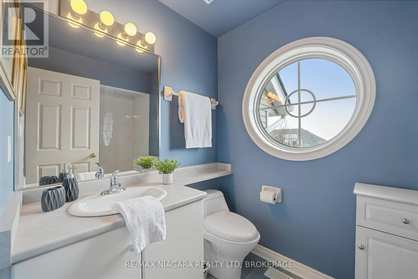 41 - 15 LAKESIDE DRIVE, #41
