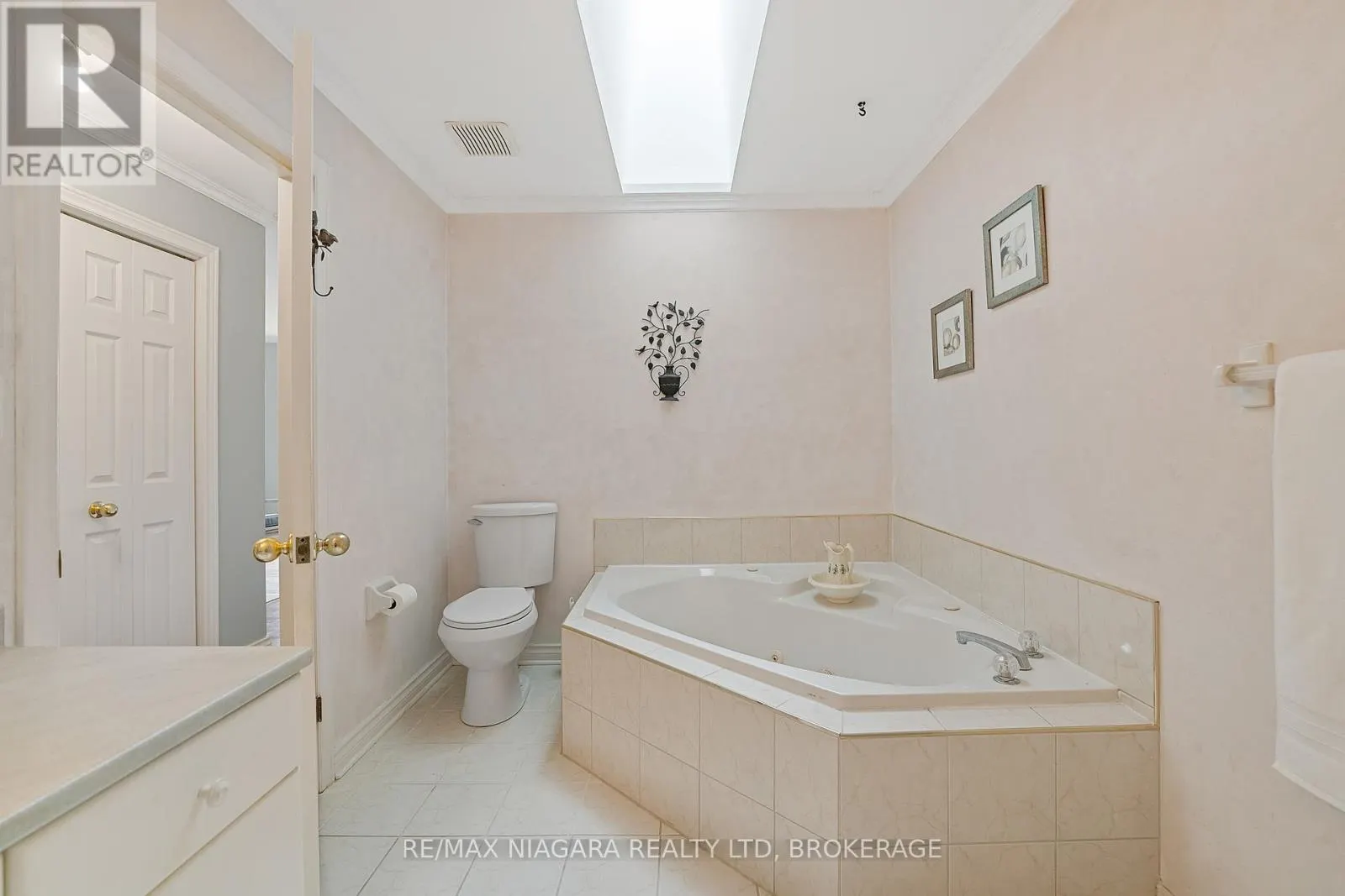 41 - 15 LAKESIDE DRIVE, #41