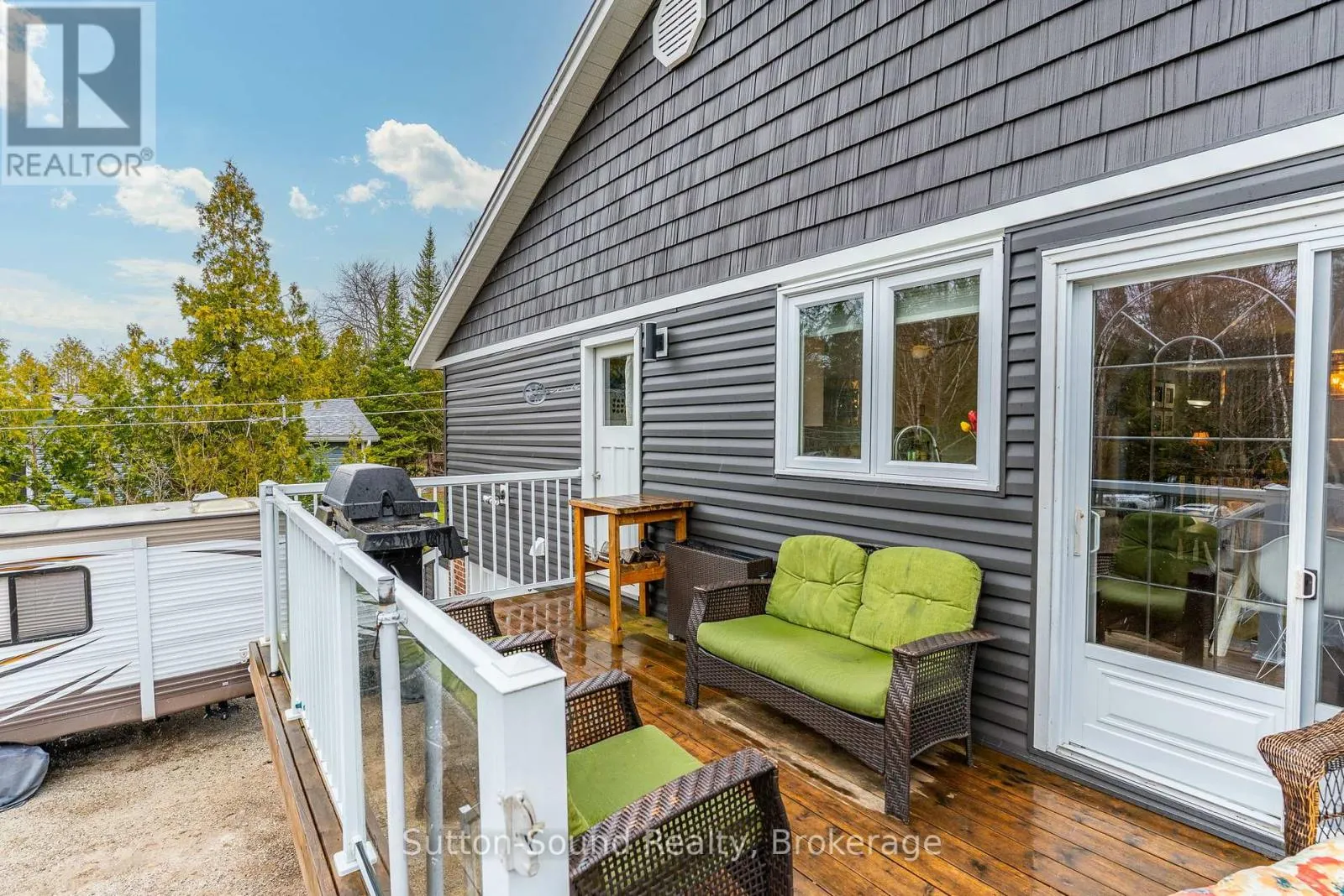 403 SIMCOE AVENUE