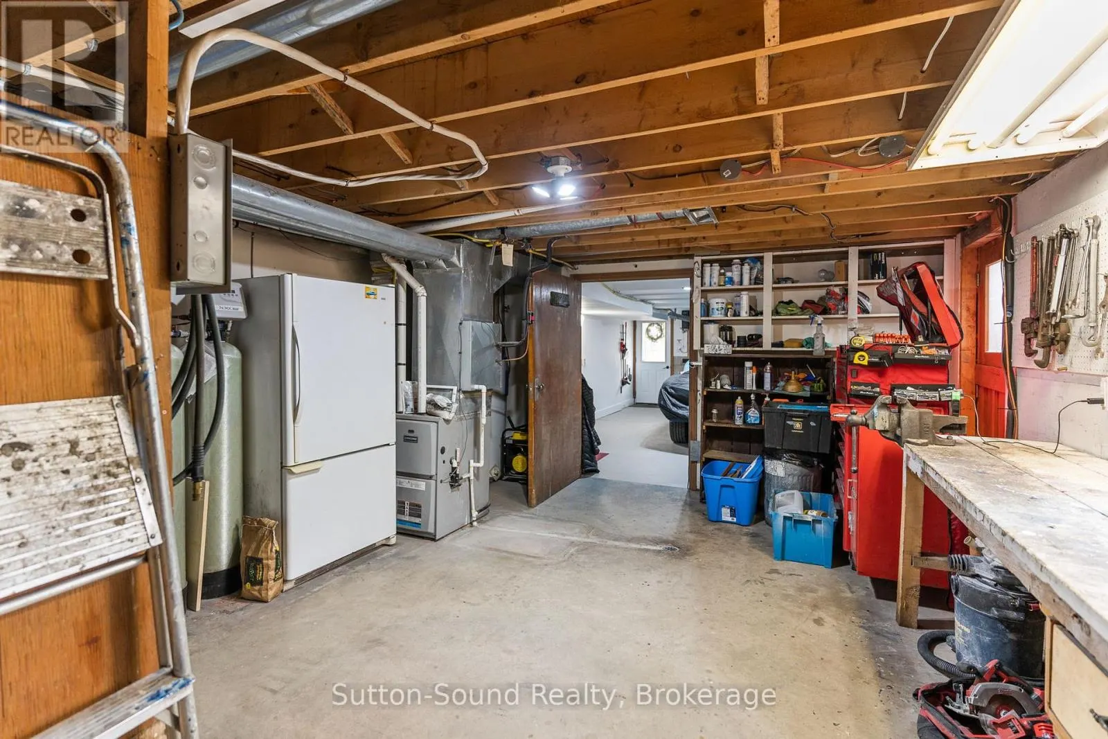 403 SIMCOE AVENUE