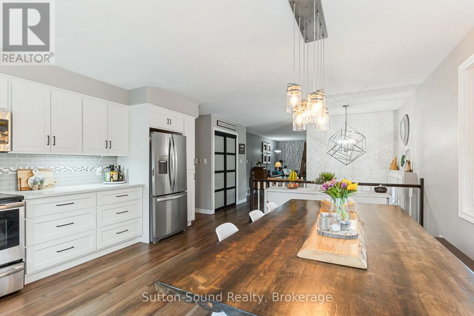 403 SIMCOE AVENUE