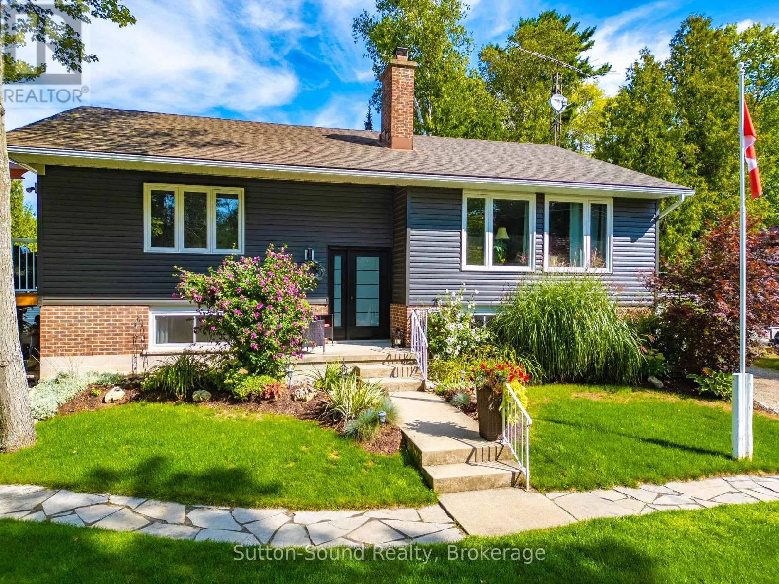 403 SIMCOE AVENUE
