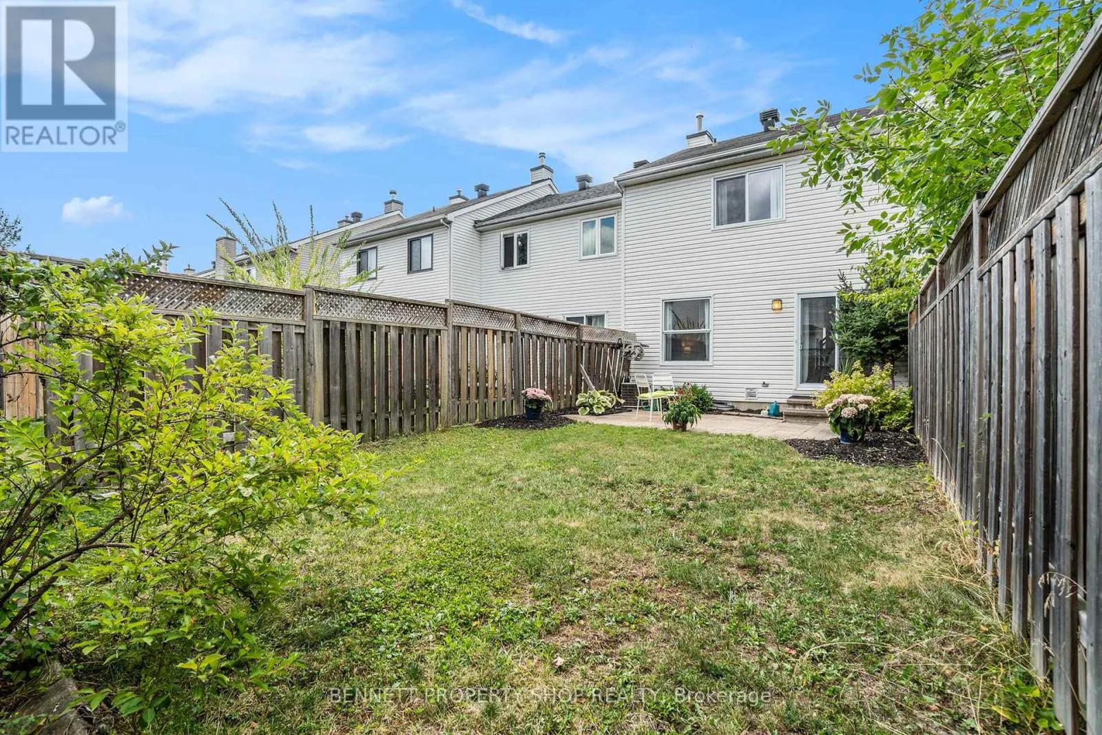 43 ROBLYN WAY