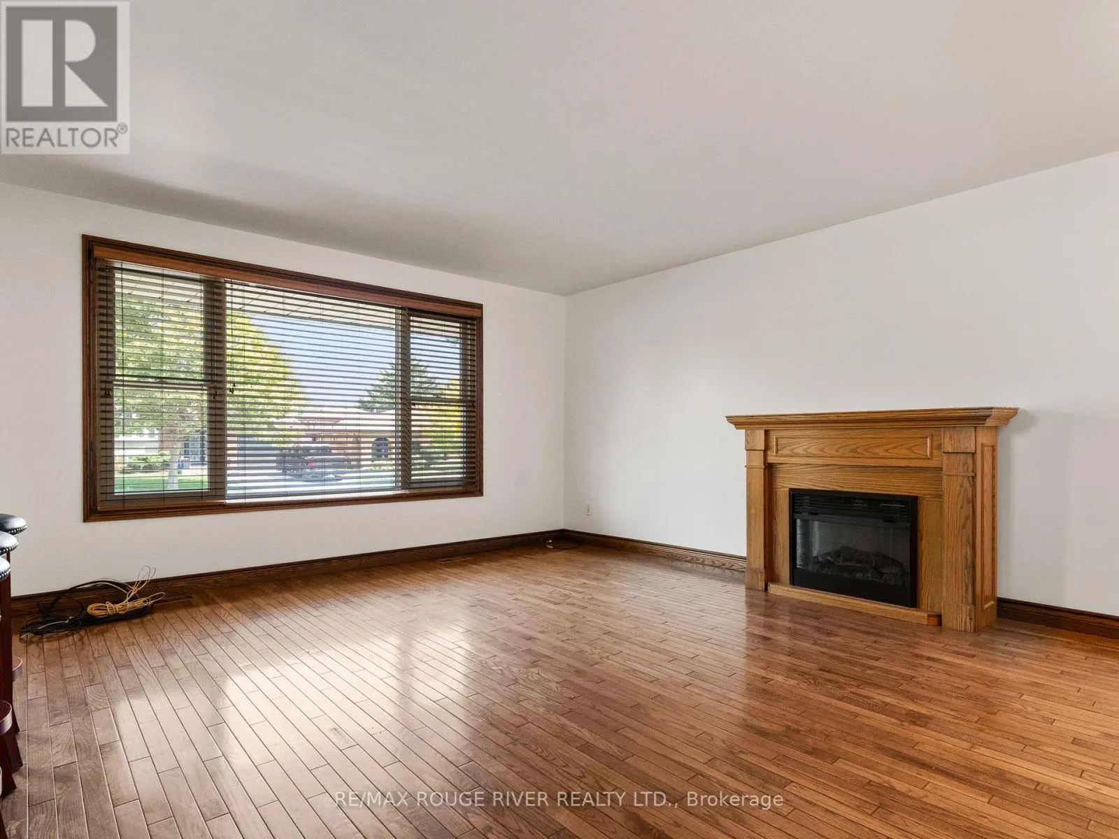 815 WESTWOOD DRIVE