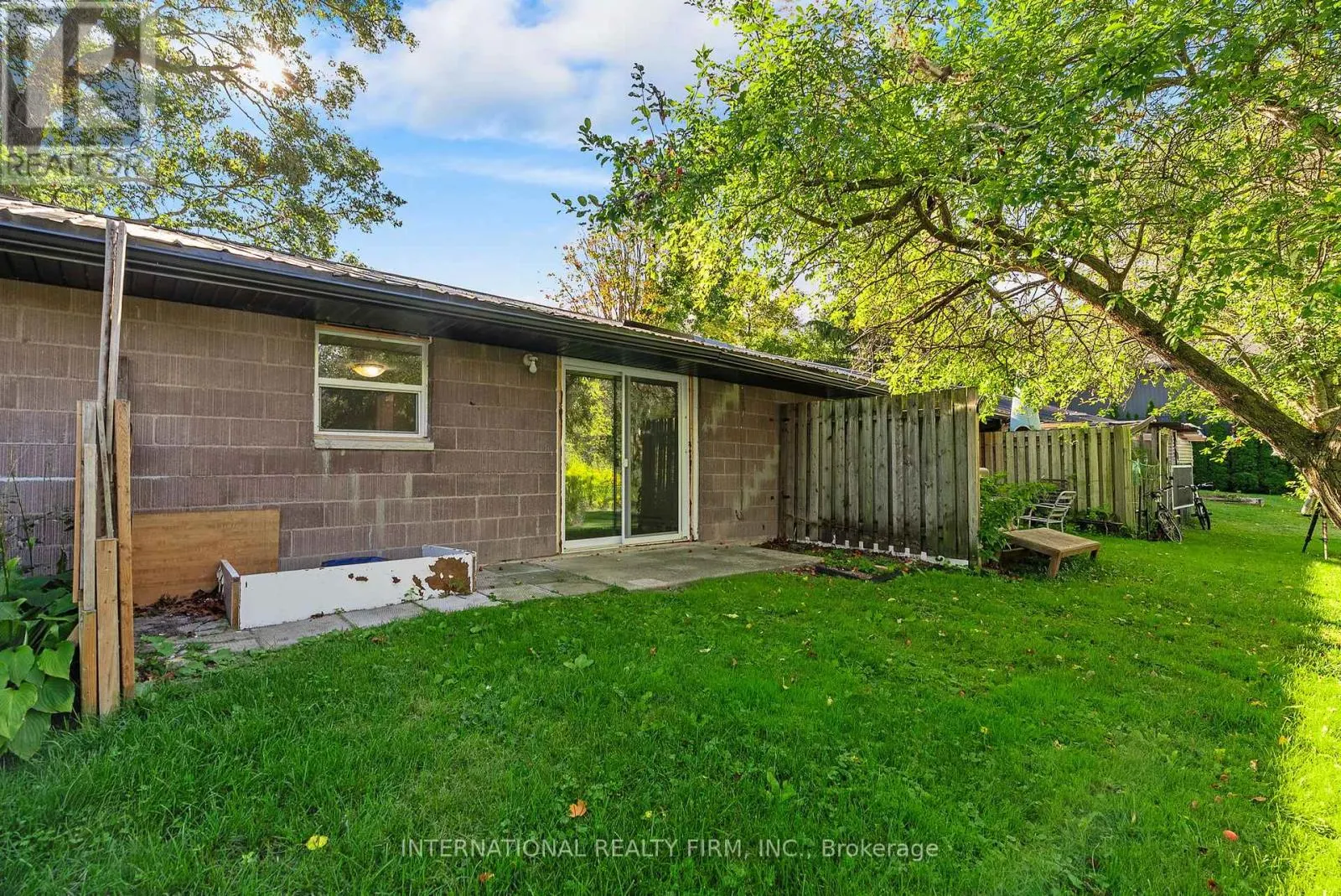 9921 SUPERIOR STREET