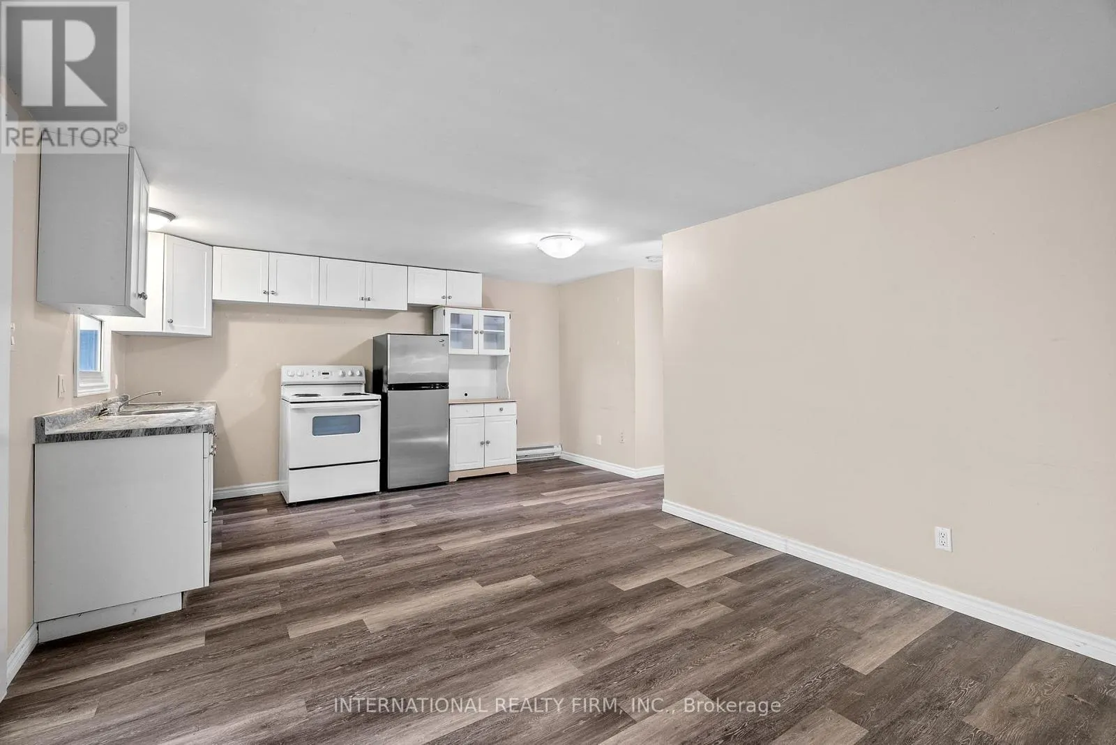 9921 SUPERIOR STREET