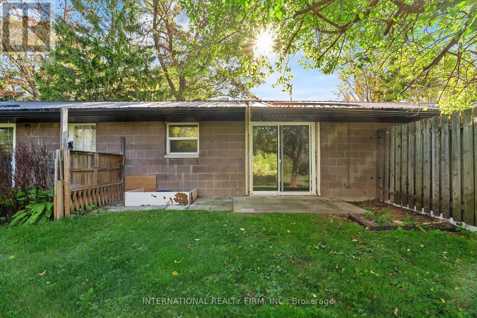 9921 SUPERIOR STREET