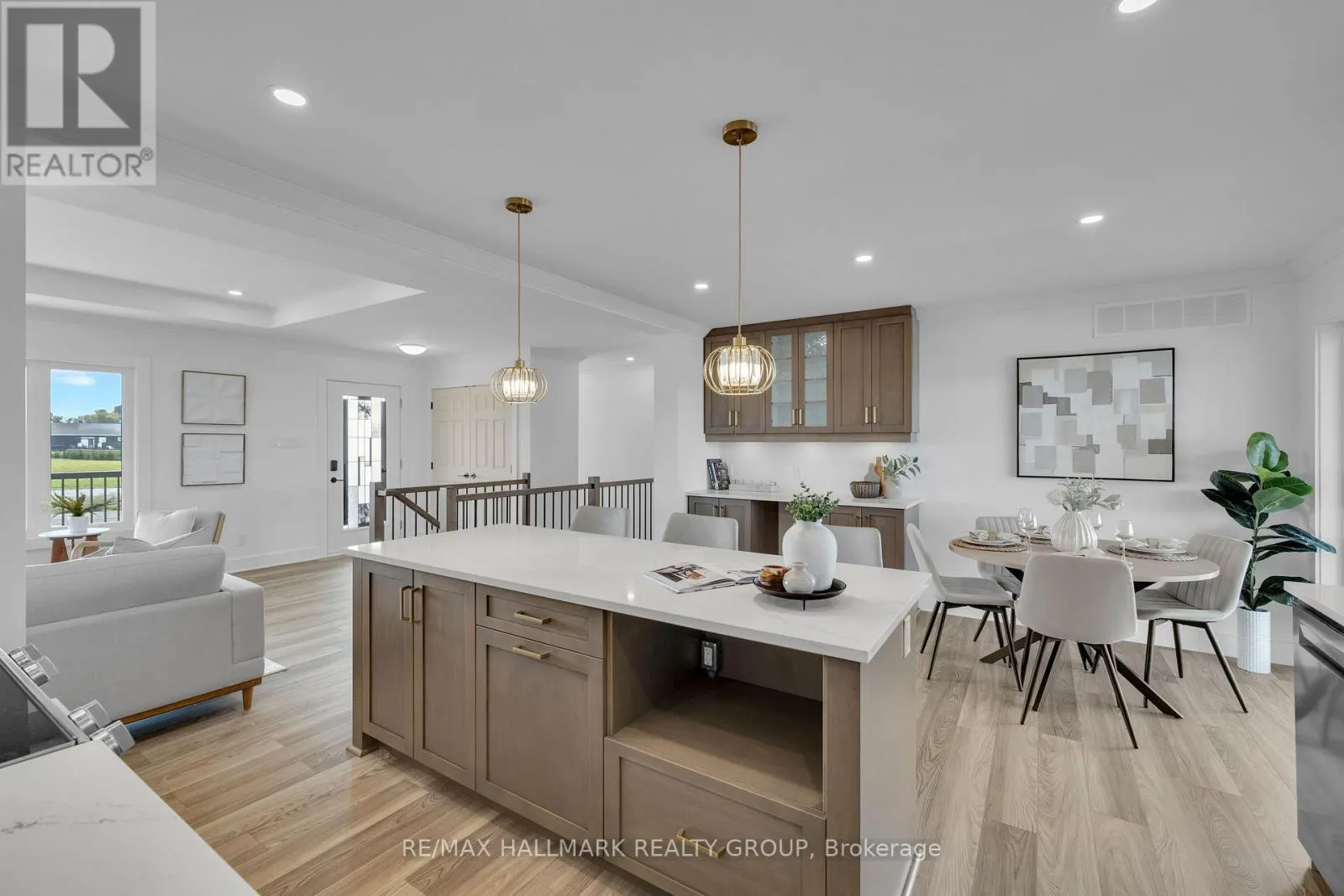 208 TRUDEAU CRESCENT