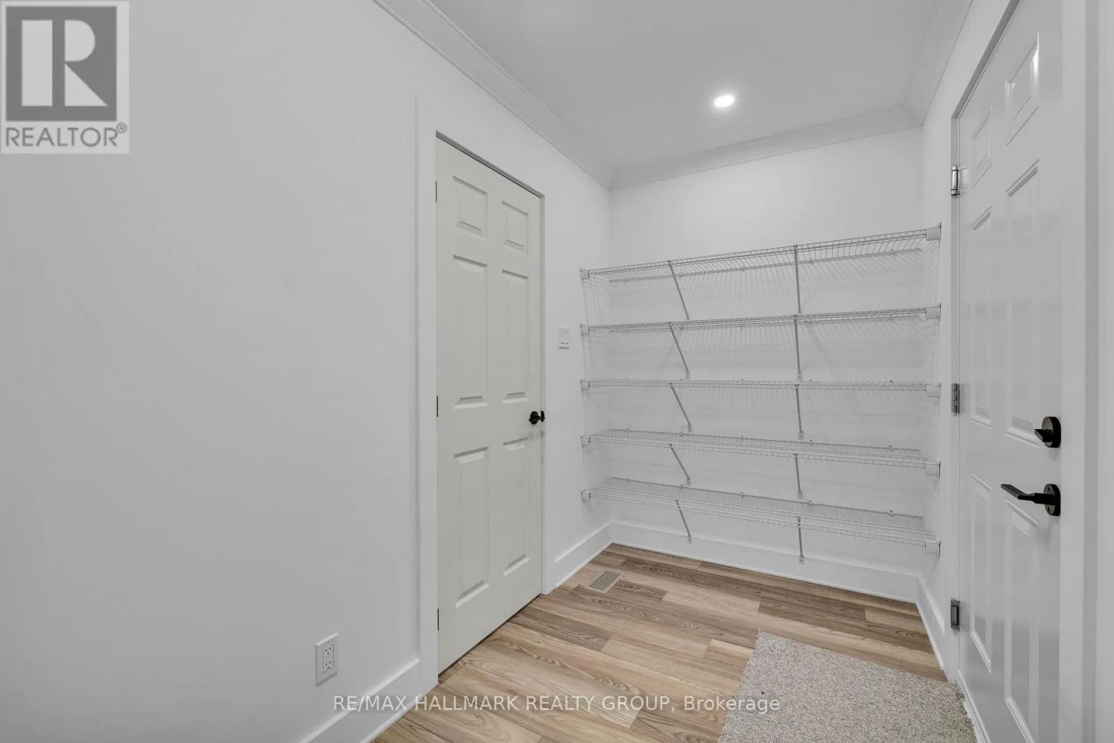 208 TRUDEAU CRESCENT