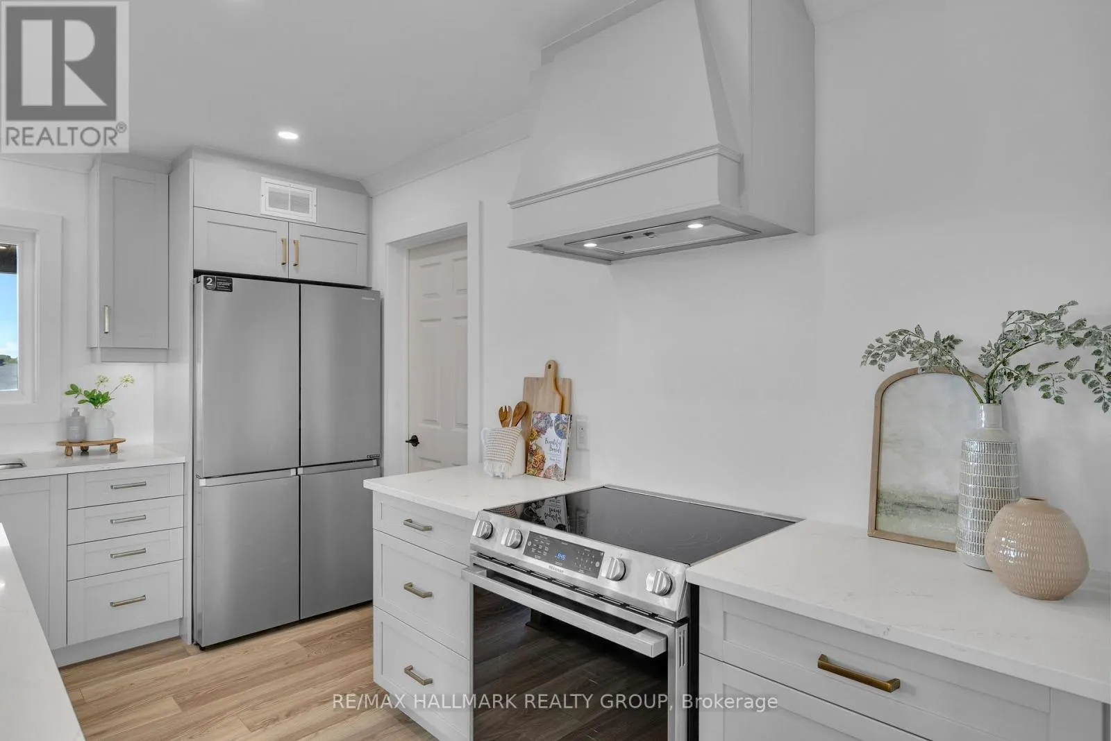 208 TRUDEAU CRESCENT