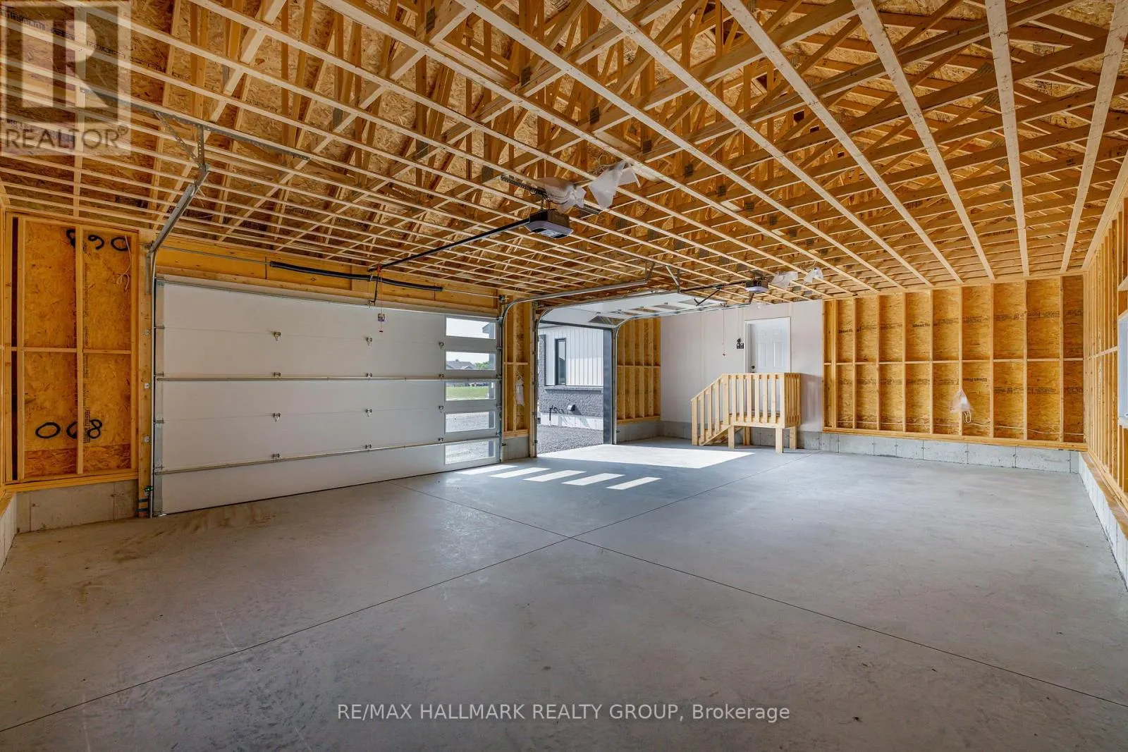 208 TRUDEAU CRESCENT
